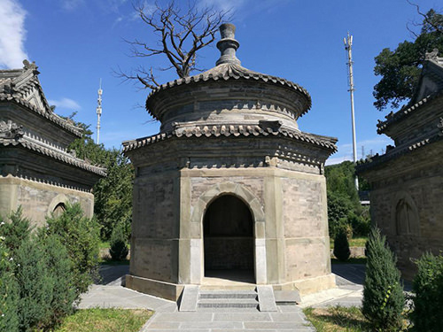 Tianyi's Tomb