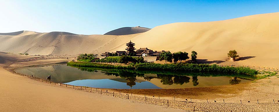 Dunhuang Echoing Sand Mountain and Crescent Lake